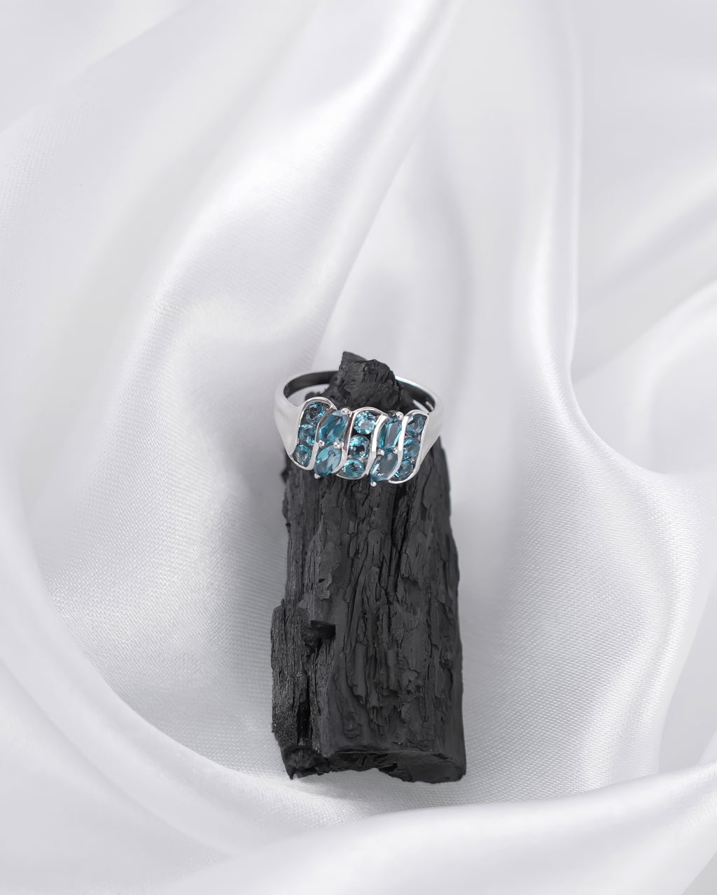 Ocean Blue Topaz Ring in 925 Sterling Silver